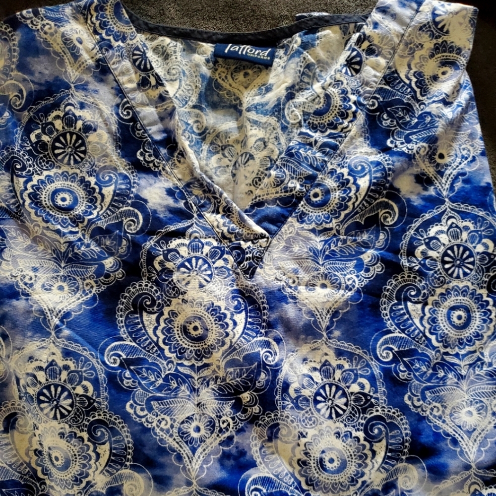 Trafford scrub top